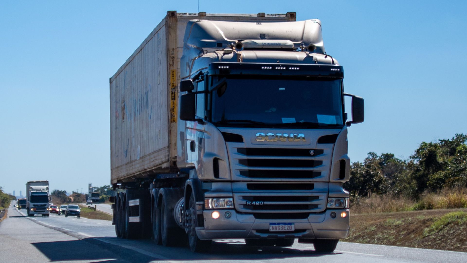 Cleo Pradox logistics moving and fleet services